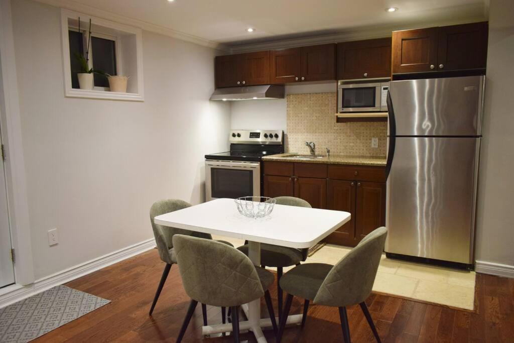 Home Away From Home - Basement Studio Apartment Toronto Exteriér fotografie