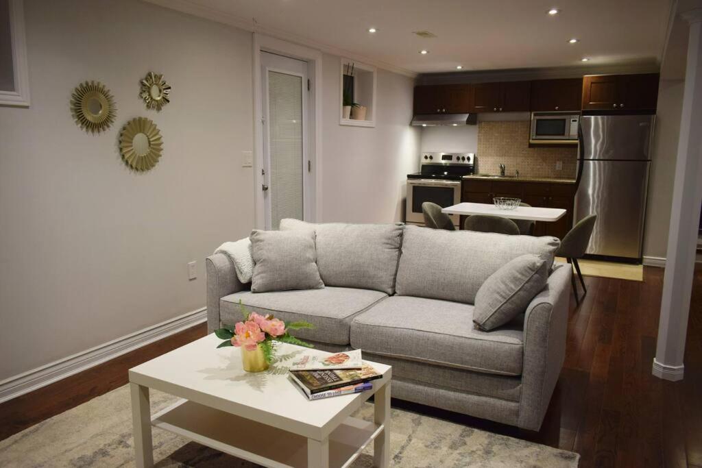 Home Away From Home - Basement Studio Apartment Toronto Exteriér fotografie