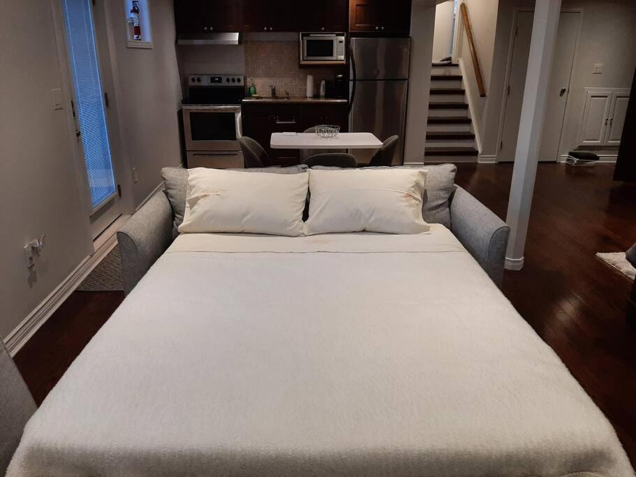 Home Away From Home - Basement Studio Apartment Toronto Exteriér fotografie